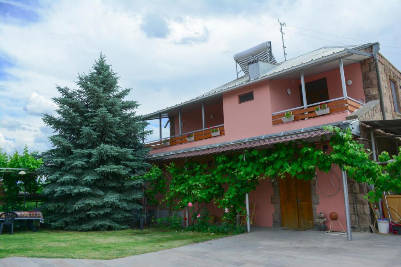 Old Bridge B&B Yeghegnadzor Bagian luar foto