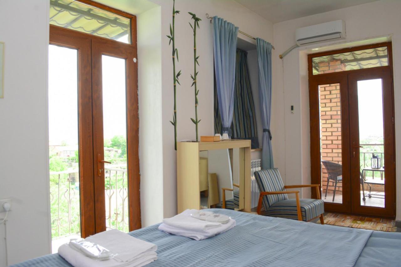 Old Bridge B&B Yeghegnadzor Bagian luar foto