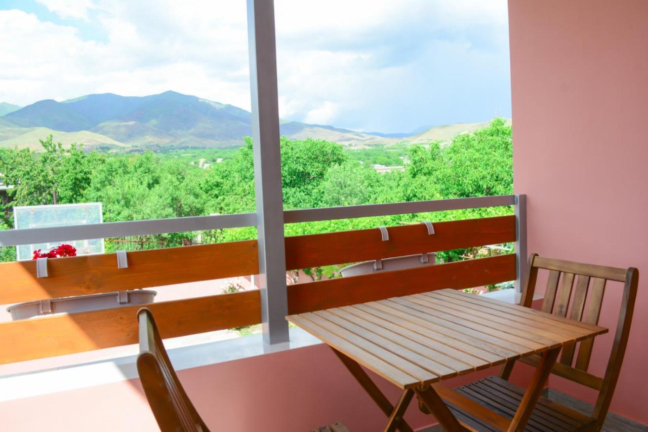 Old Bridge B&B Yeghegnadzor Bagian luar foto