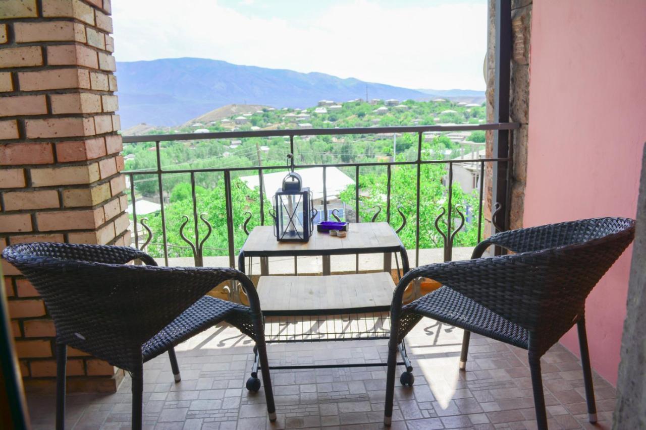 Old Bridge B&B Yeghegnadzor Bagian luar foto