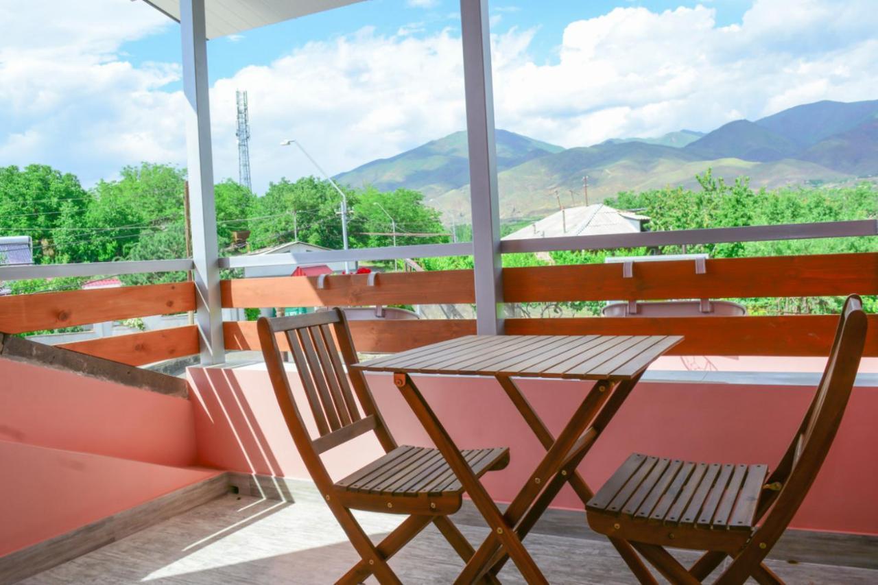 Old Bridge B&B Yeghegnadzor Bagian luar foto