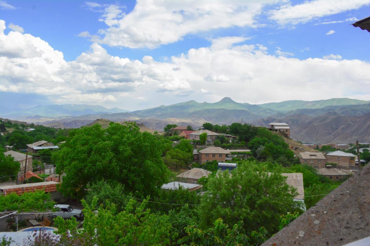Old Bridge B&B Yeghegnadzor Bagian luar foto