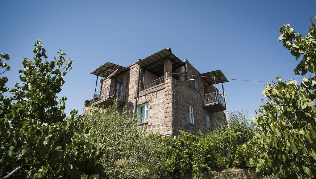 Old Bridge B&B Yeghegnadzor Bagian luar foto